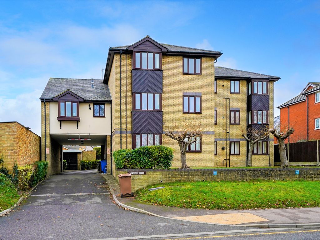 1 bed flat to rent in Downsway Court, Royston, Hertfordshire SG8 Zoopla