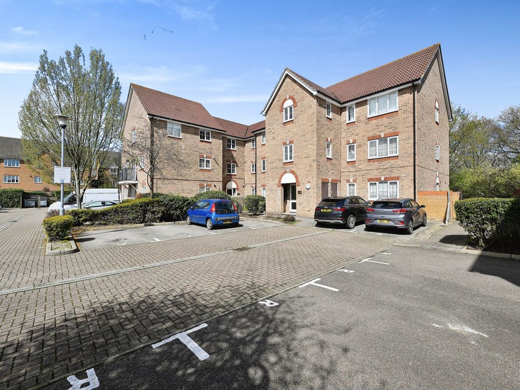 1 bed flat for sale in Osprey Court, Waltham Abbey EN9 Zoopla