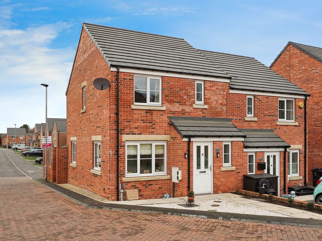 3 bed semidetached house for sale in Mitchells Avenue, Wombwell