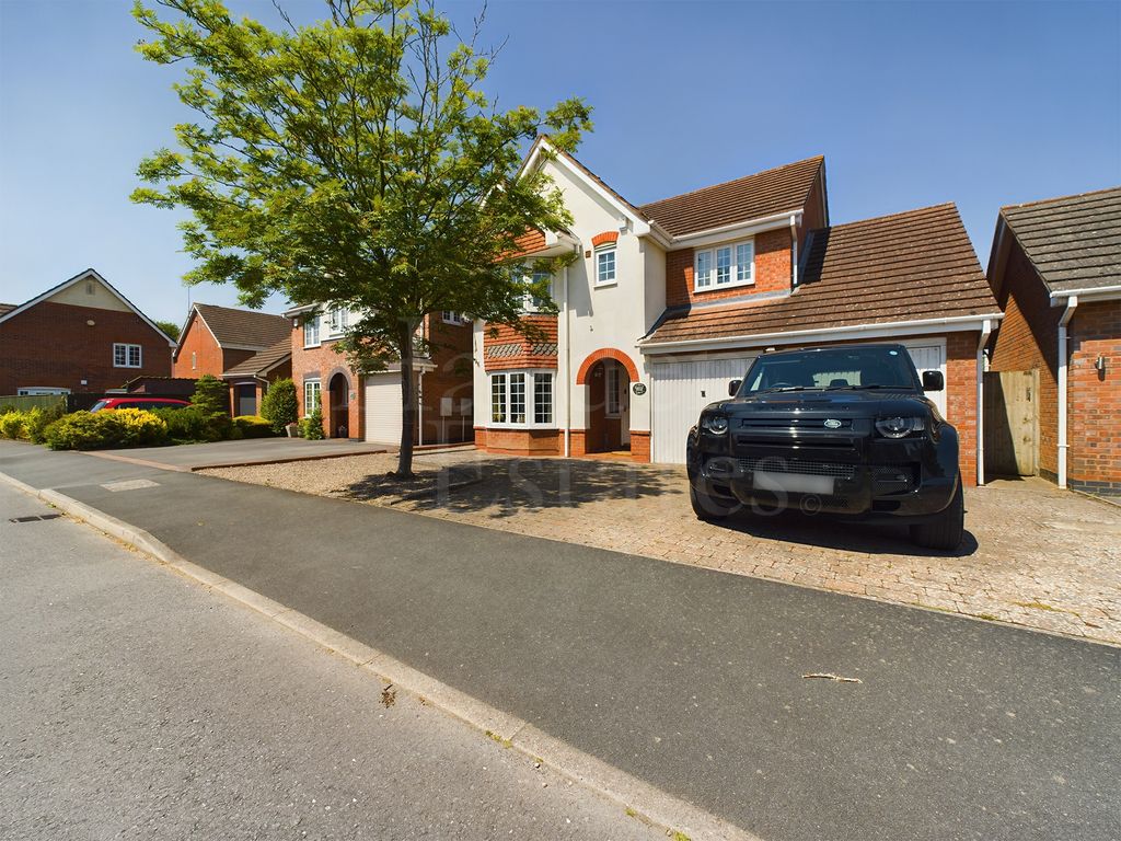 4 bed detached house for sale in Brittania Gardens, Stourport DY13, £