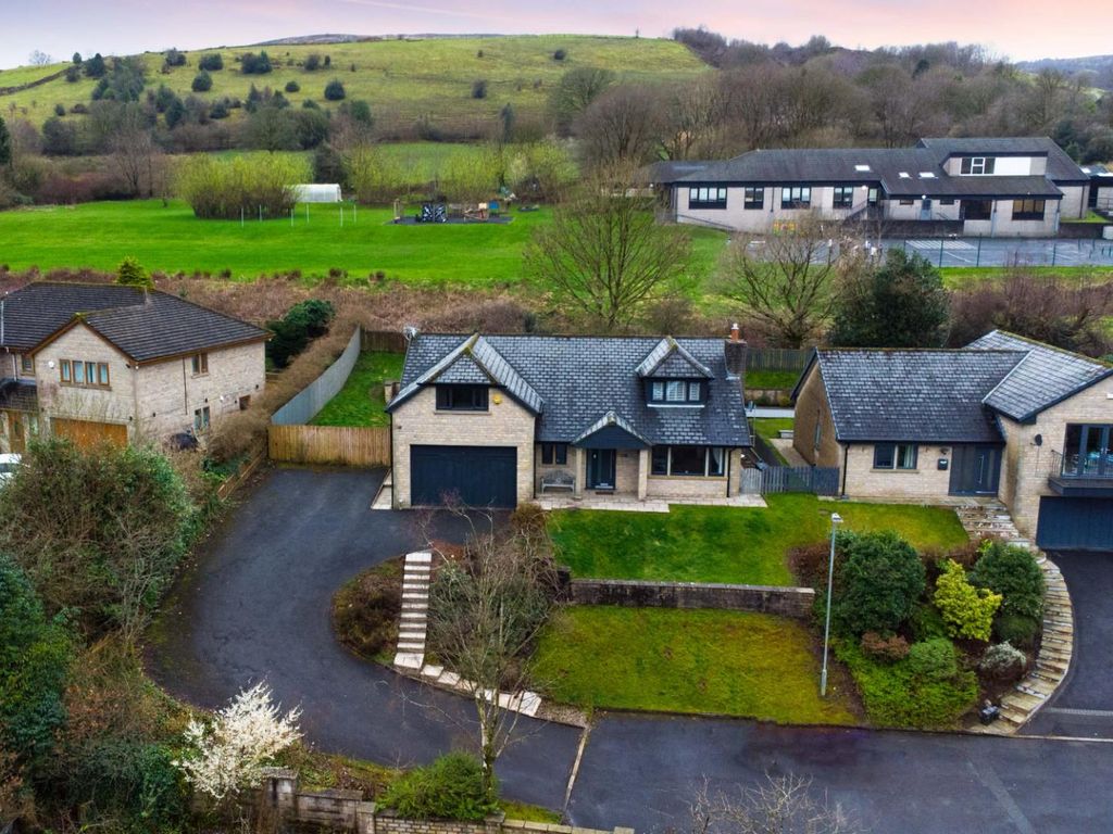 4 bed detached house for sale in Melville Gardens, Darwen BB3, £410,000