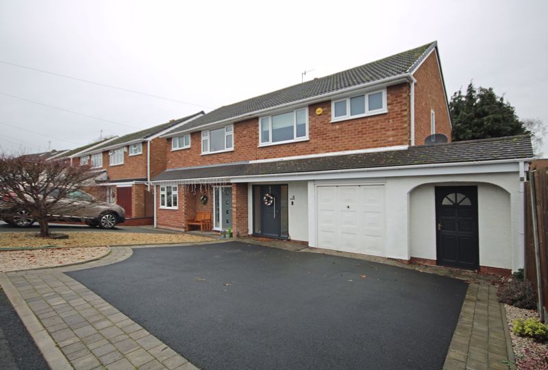 3 bed semidetached house for sale in Kohima Drive, 'old Quarter