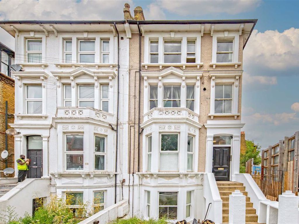 Haselrigge Road, London SW4