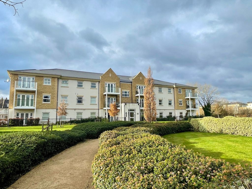 2 bed flat for sale in 67 Roper Crescent, Sunbury On Thames TW16, £
