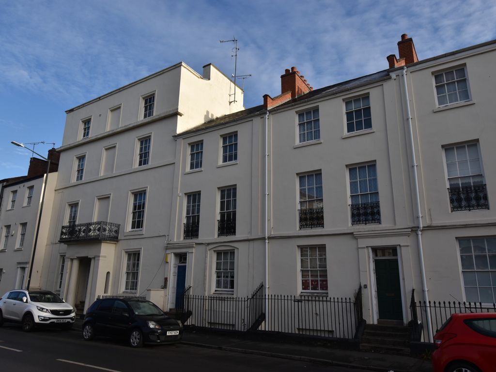 3 bed flat to rent in 19 Brunswick Street, Leamington Spa, Warwickshire