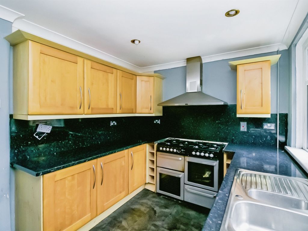 4 bed semidetached house for sale in Port Road East, Barry CF62, £