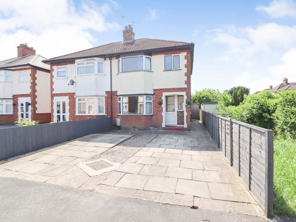 3 bed semidetached house for sale in Willoughby Place, Hillmorton