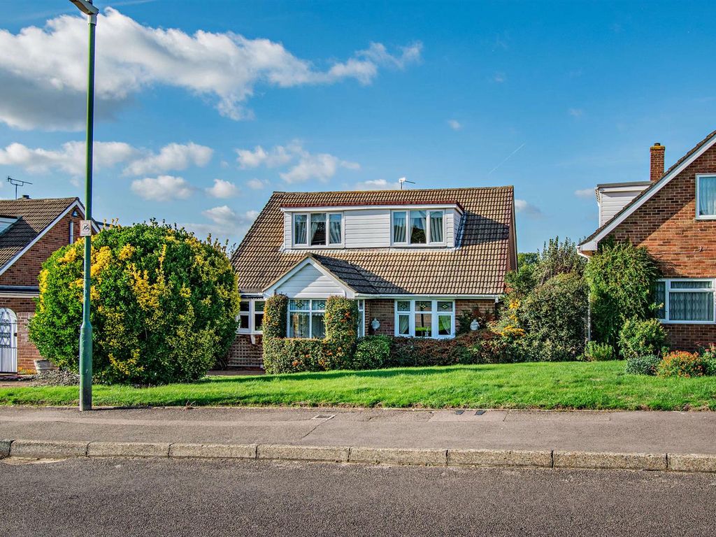 3 bed detached house for sale in Birling Avenue, Bearsted, Maidstone