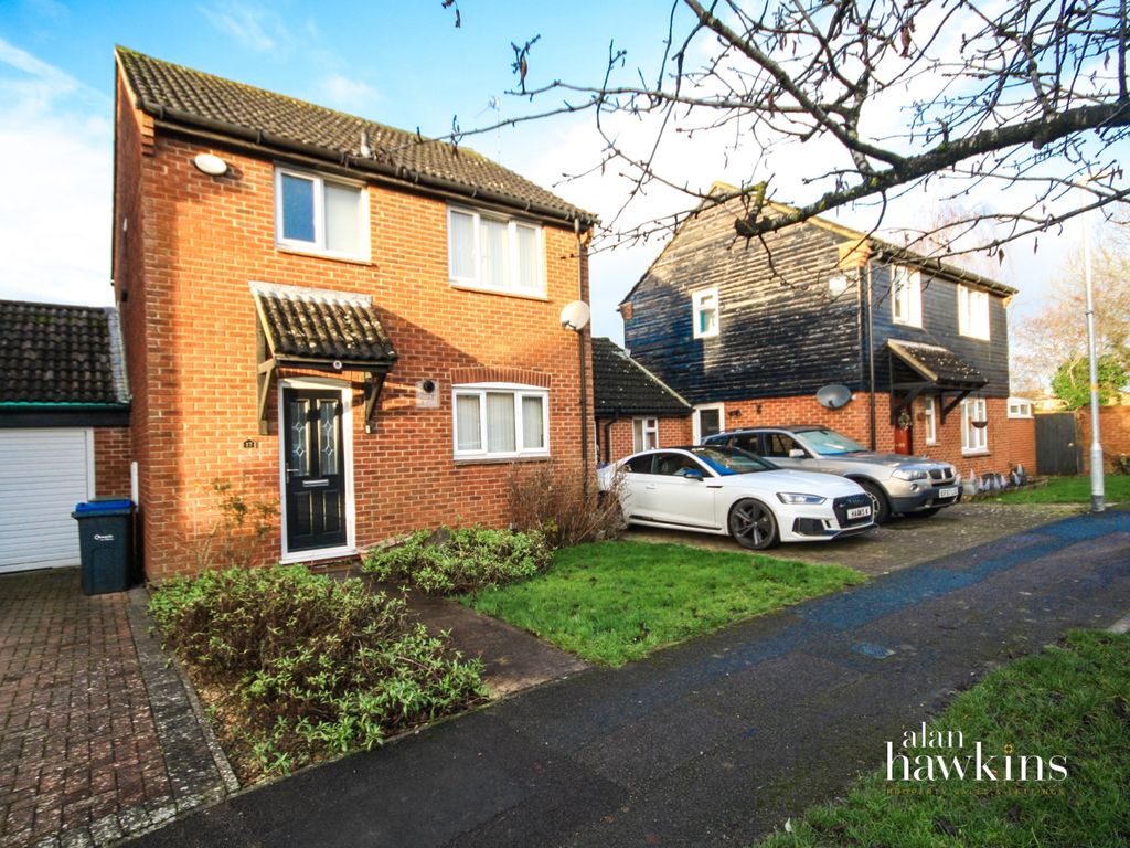3 bed linkdetached house to rent in Highmead, Royal Wootton Bassett