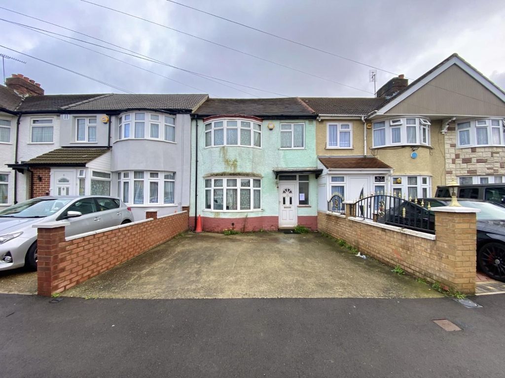 3 bed property for sale in Windsor Gardens, Hayes UB3, £380,000 Zoopla