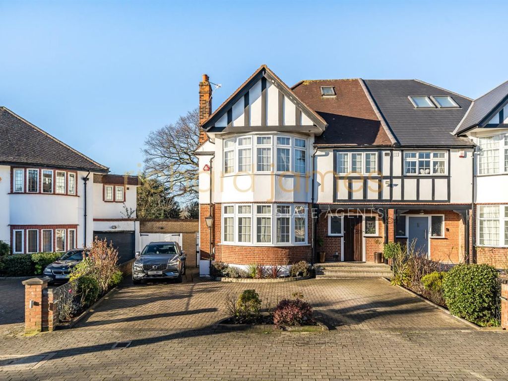 4 bed semidetached house for sale in Millway, London NW7, £1,350,000