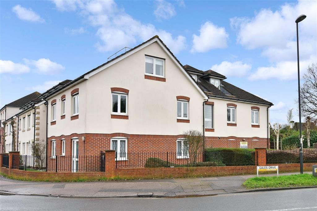 1 bed flat for sale in Gales Drive, Three Bridges, Crawley, West Sussex