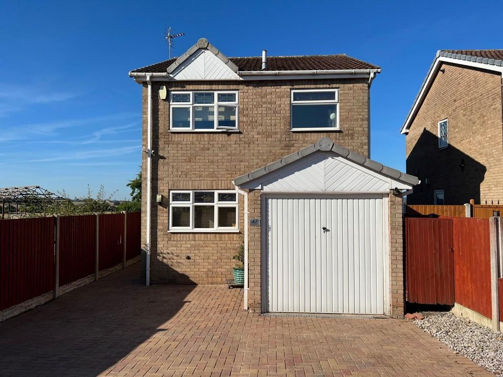 3 bed detached house for sale in Meadow View, Holmewood, Chesterfield S42 Zoopla