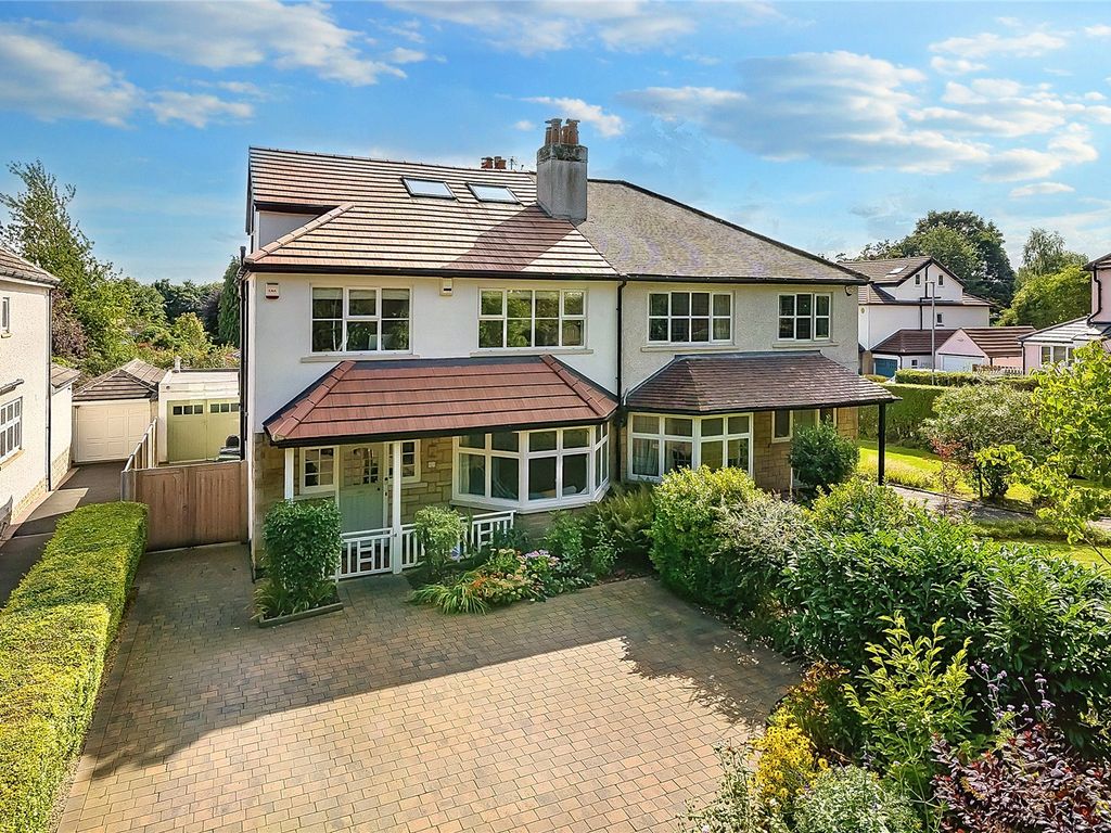 5 bed semidetached house for sale in Gledhow Lane, Roundhay, Leeds LS8