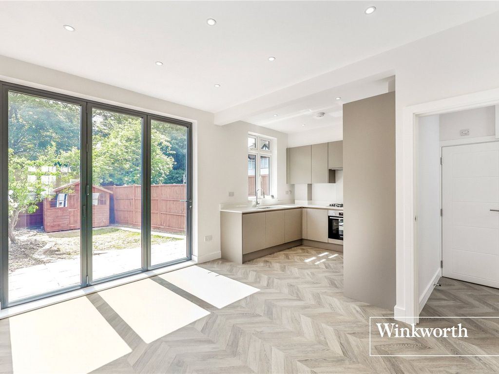 3 bed terraced house for sale in Strathmore Gardens, Finchley, London