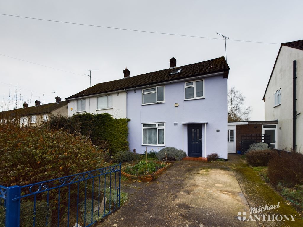 4 bed semidetached house for sale in Grenville Road, Aylesbury HP21