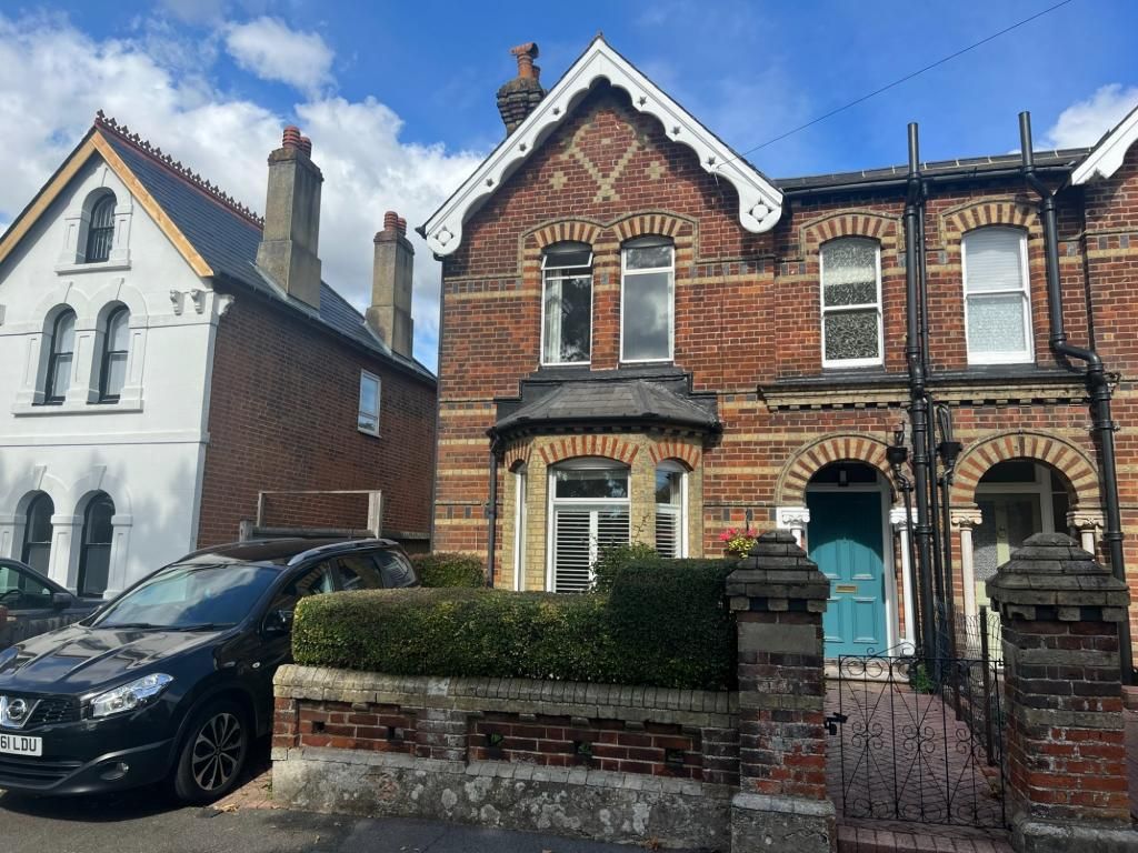 3 bed semidetached house for sale in Burgess Road, Basingstoke RG21