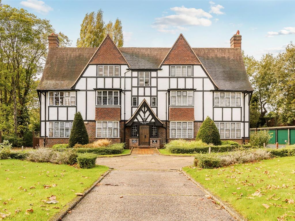 2 bed flat for sale in Ayr Court, Hanger Hill Garden Estate, Monks