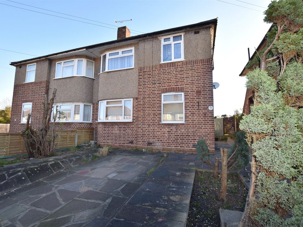 2 bed for sale in Erith Crescent, Collier Row, Romford