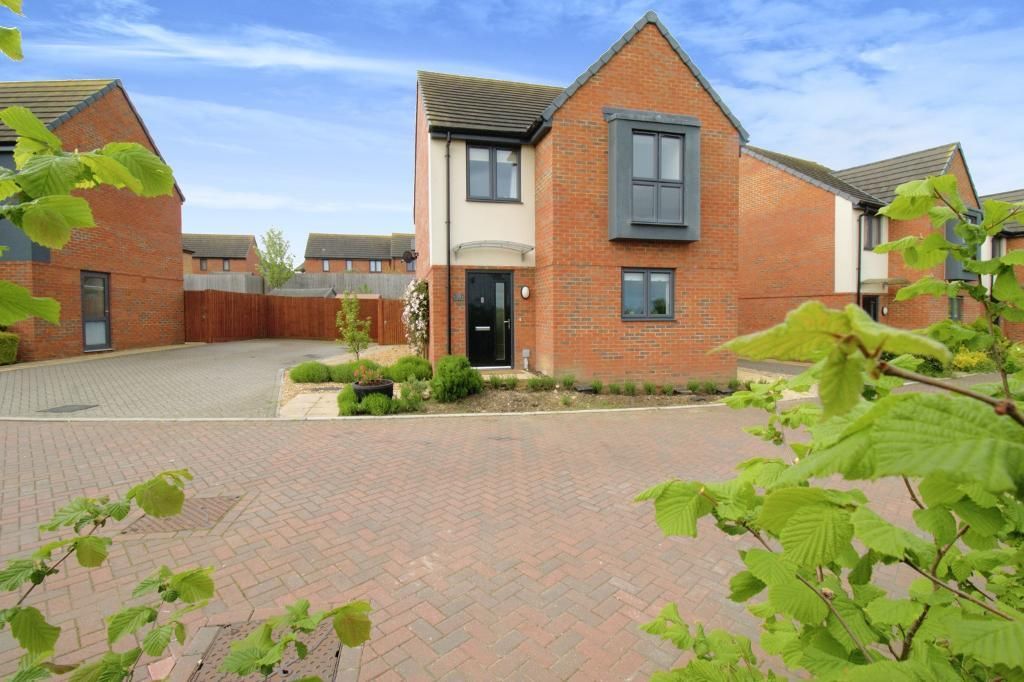 4 bed detached house for sale in Glover Drive, Gunthorpe, Peterborough