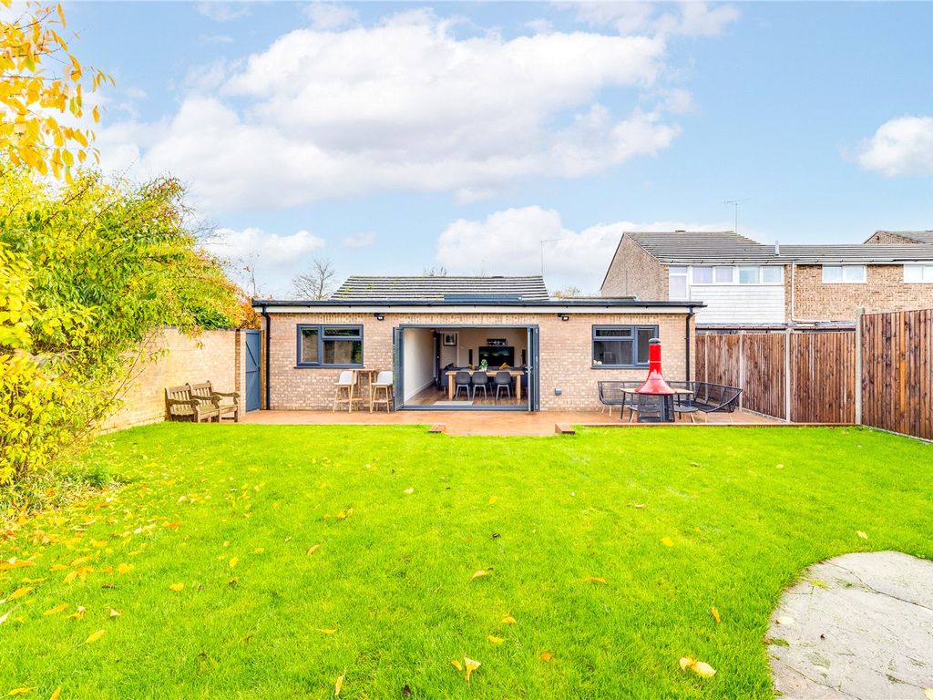3 bed bungalow for sale in Chalk Dale, Welwyn Garden City, Hertfordshire AL7 Zoopla