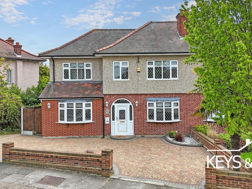 3 bed semidetached house for sale in Birds Farm Avenue, Romford RM5, £