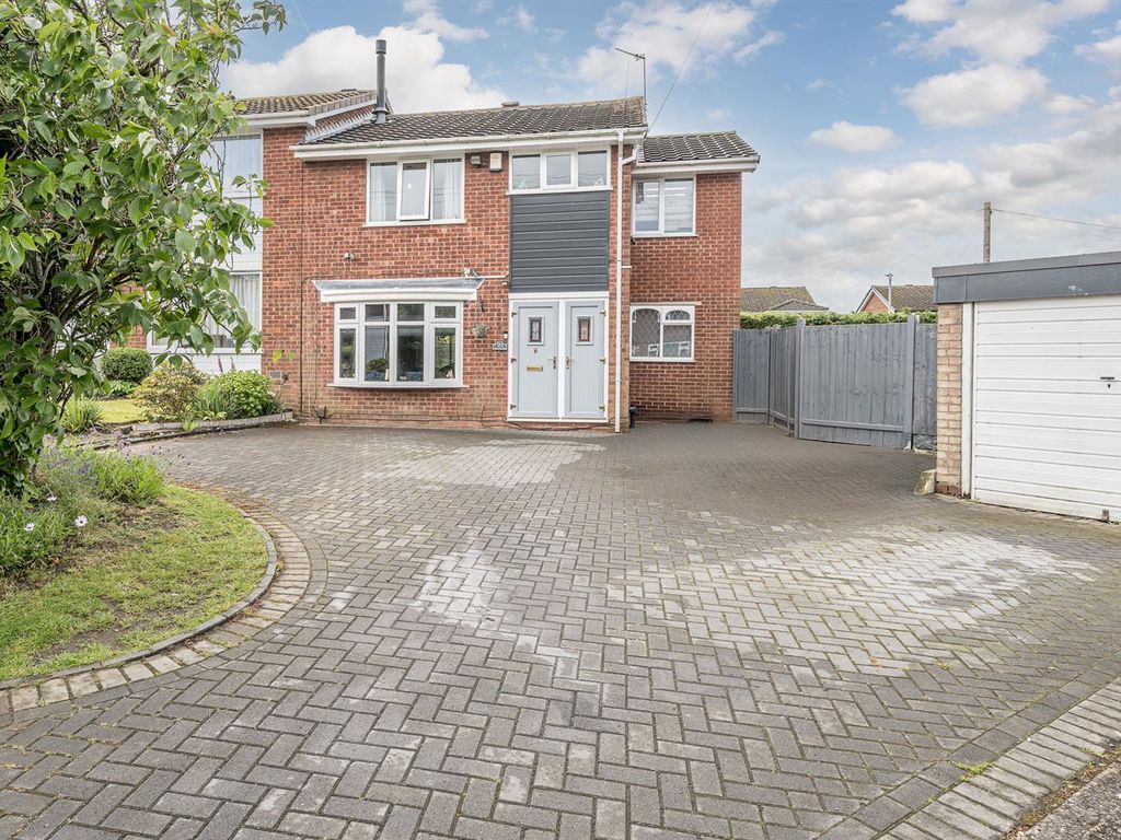 4 bed semidetached house for sale in Greenbush Drive, Halesowen B63, £