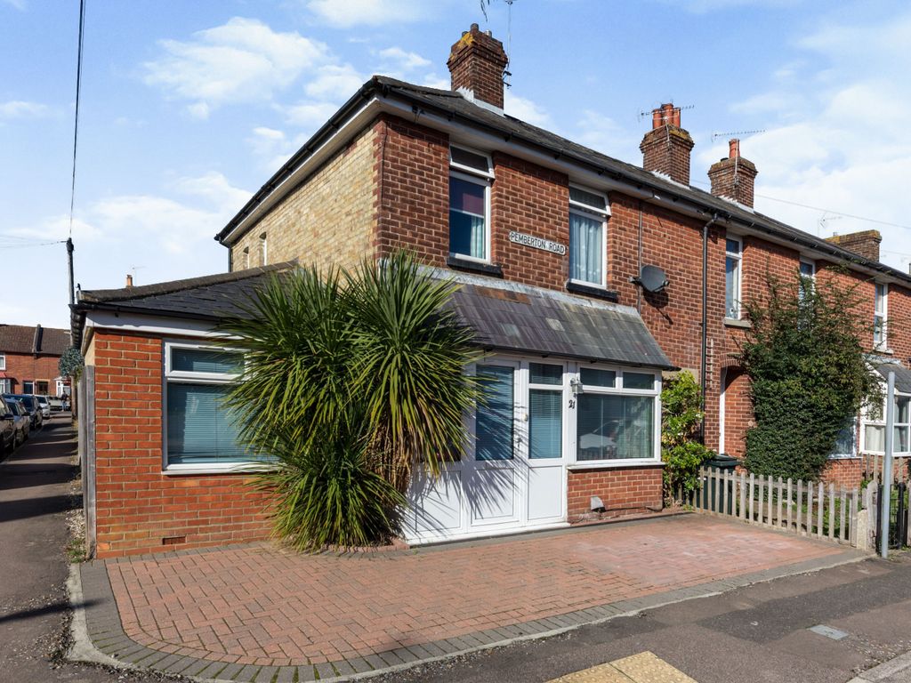 4 bed end terrace house for sale in Pemberton Road, Ashford TN24 Zoopla
