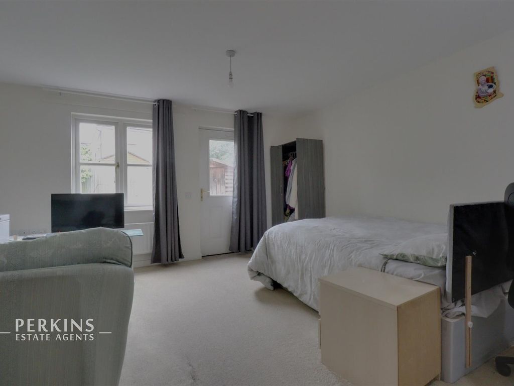 2 bed property for sale in Dormers Rise, Southall UB1, £400,000 Zoopla