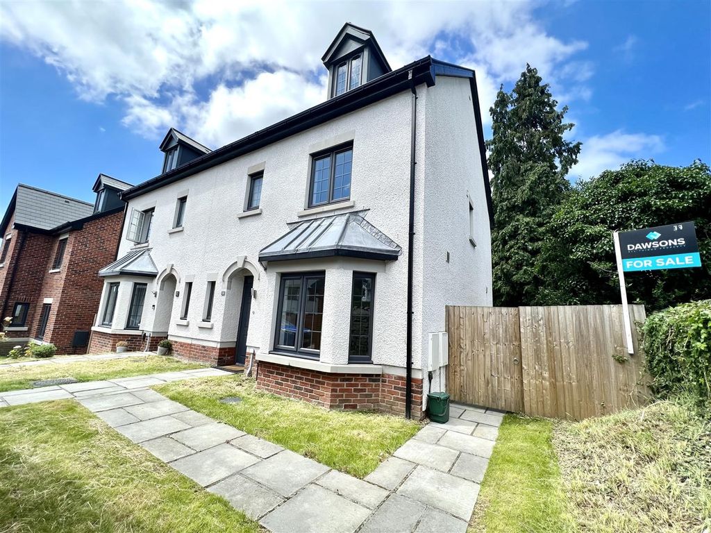 4 bed semidetached house for sale in Millwood Gardens, Killay, Swansea