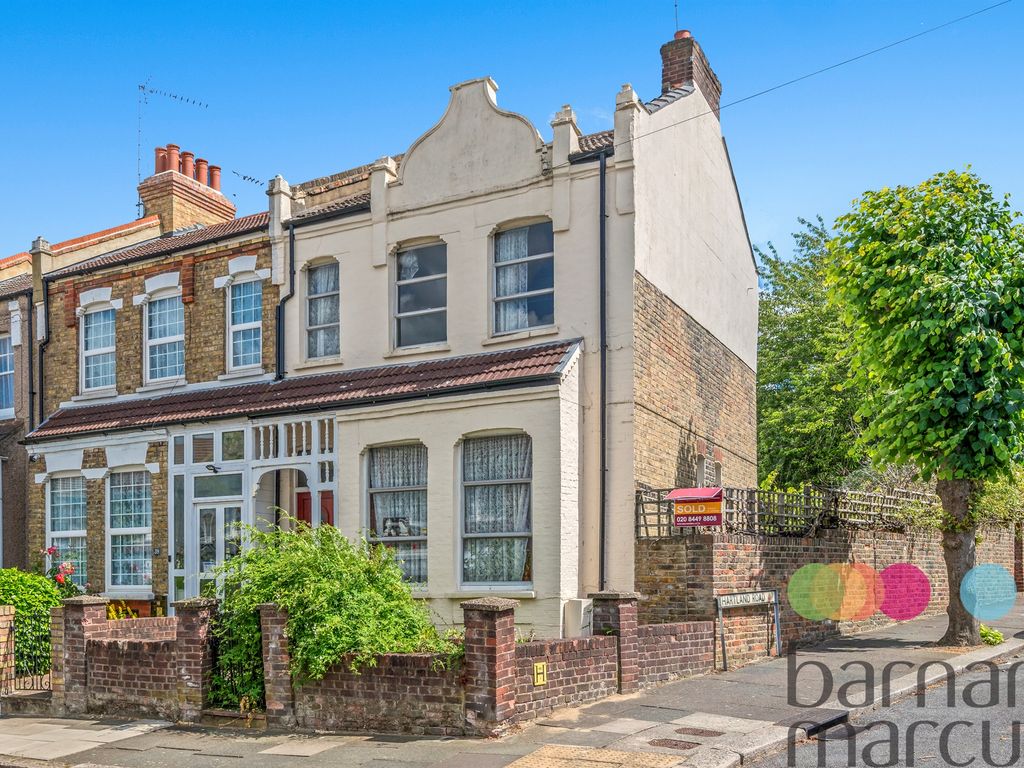 3 bed end terrace house for sale in Goldsmith Road, London N11, £