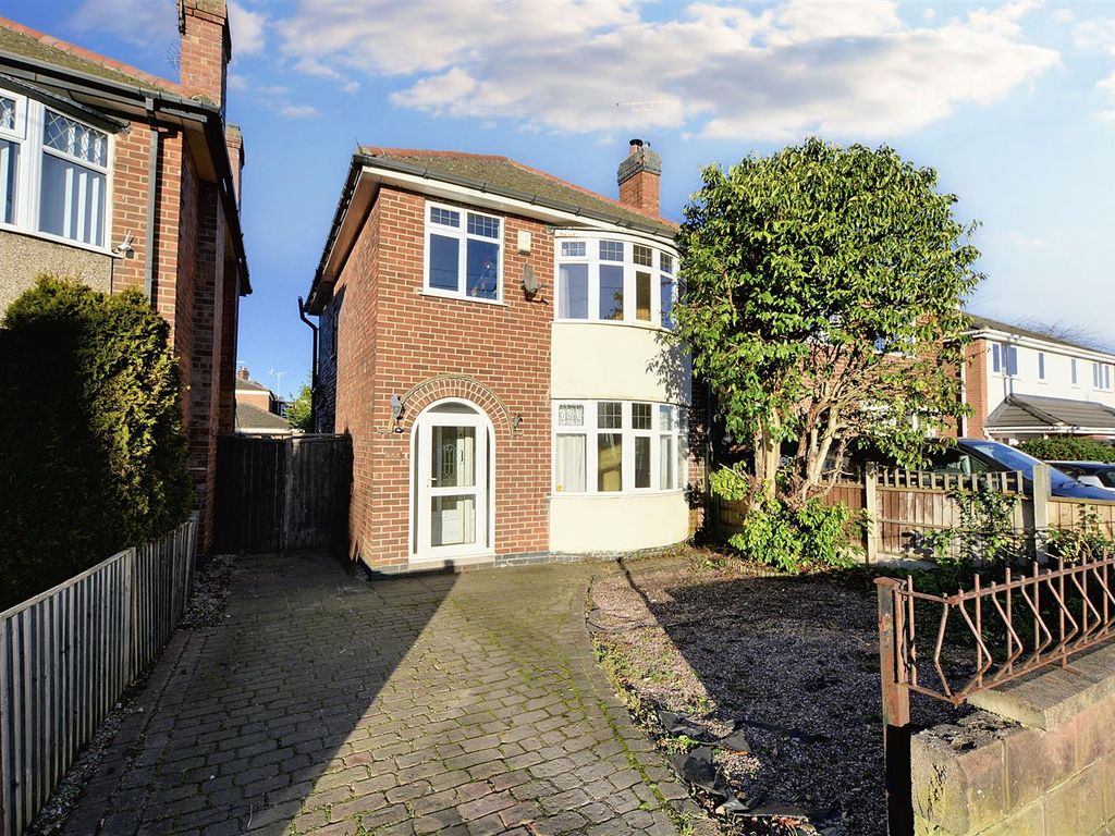 3 bed detached house for sale in College Street, Long Eaton, Nottingham