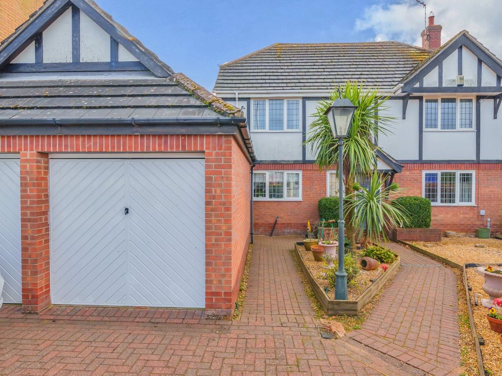 4 bed detached house for sale in Grantham Road, Sleaford NG34 Zoopla