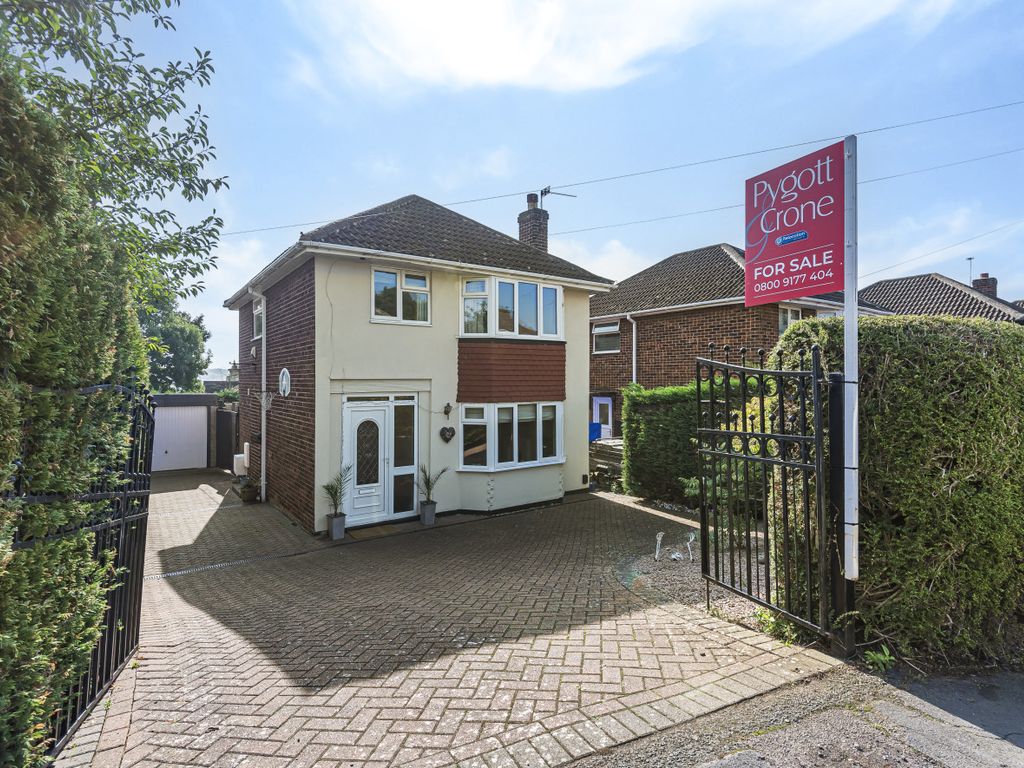3 bed detached house for sale in Cliffe Road, Gonerby Hill Foot NG31