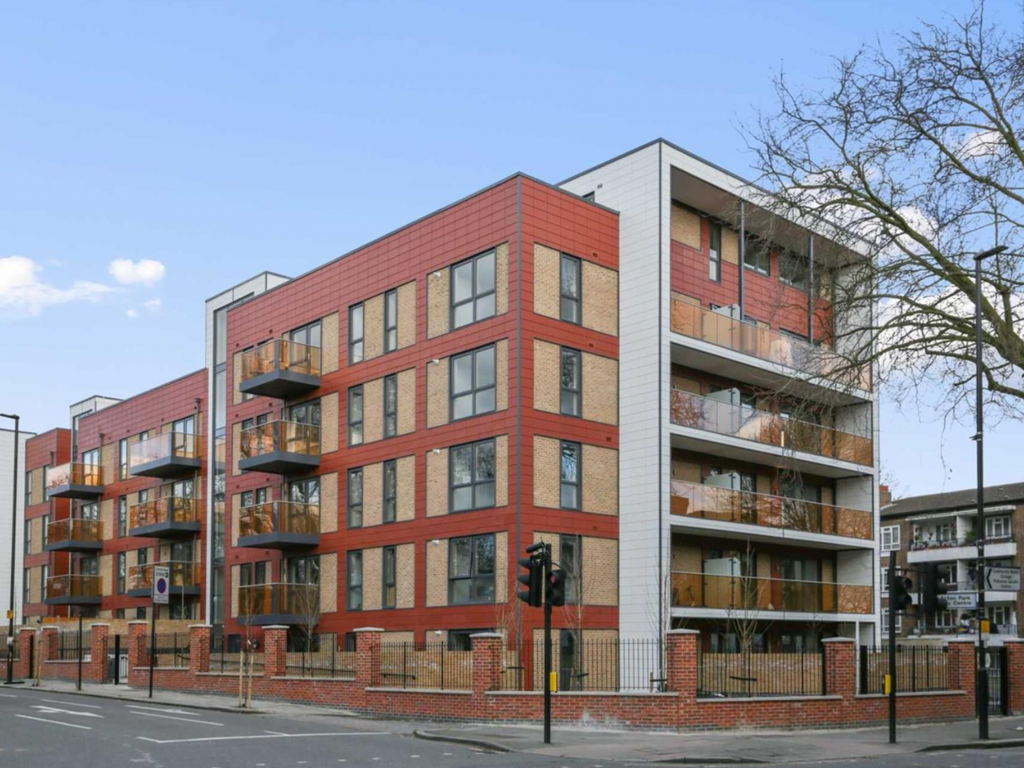 1 bed flat to rent in East Acton Lane, London W3, £1,800 pcm Zoopla