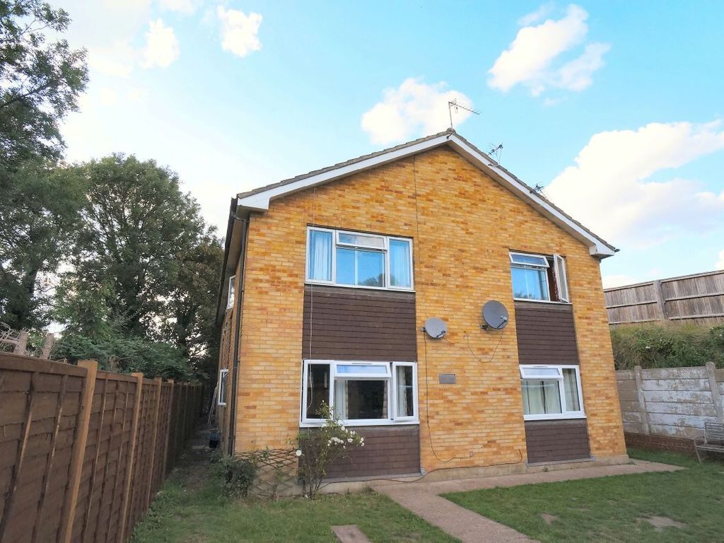2 bed flat to rent in Wandle Road, Wallington, Surrey. SM6 Zoopla