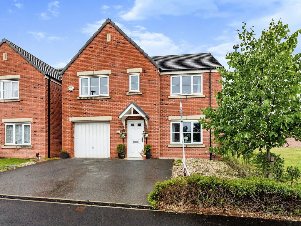 5 bed detached house for sale in Kestrel Road, Barnsley S75, £325,000