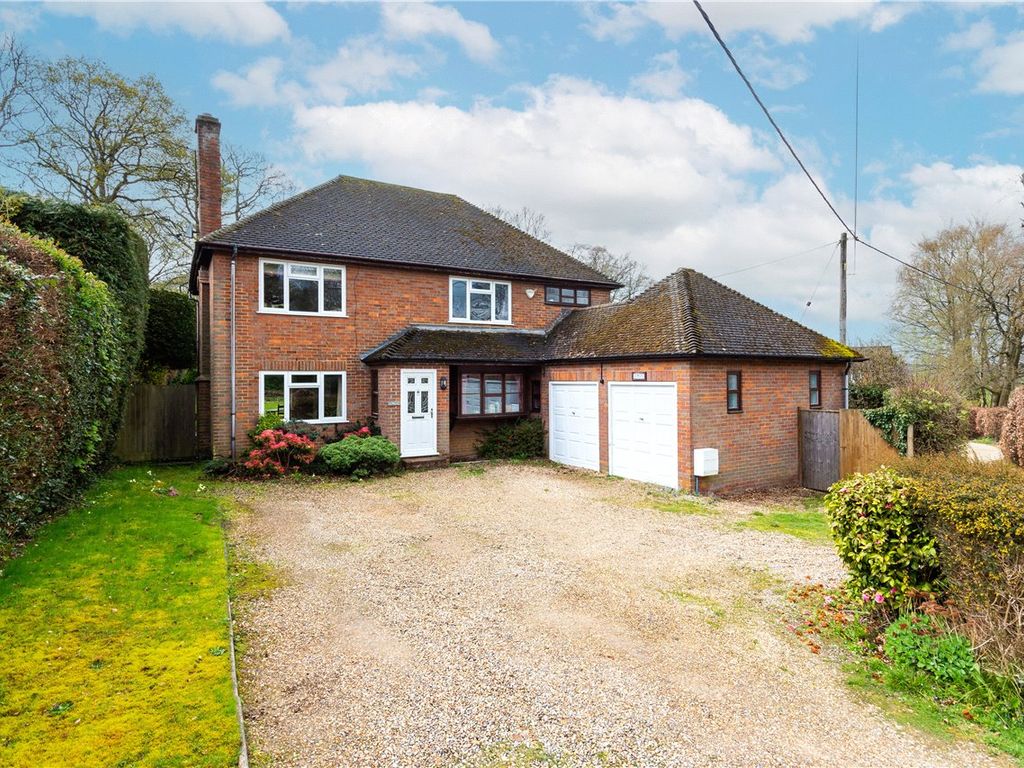 4 bed detached house for sale in Hollybush Close, Potten End