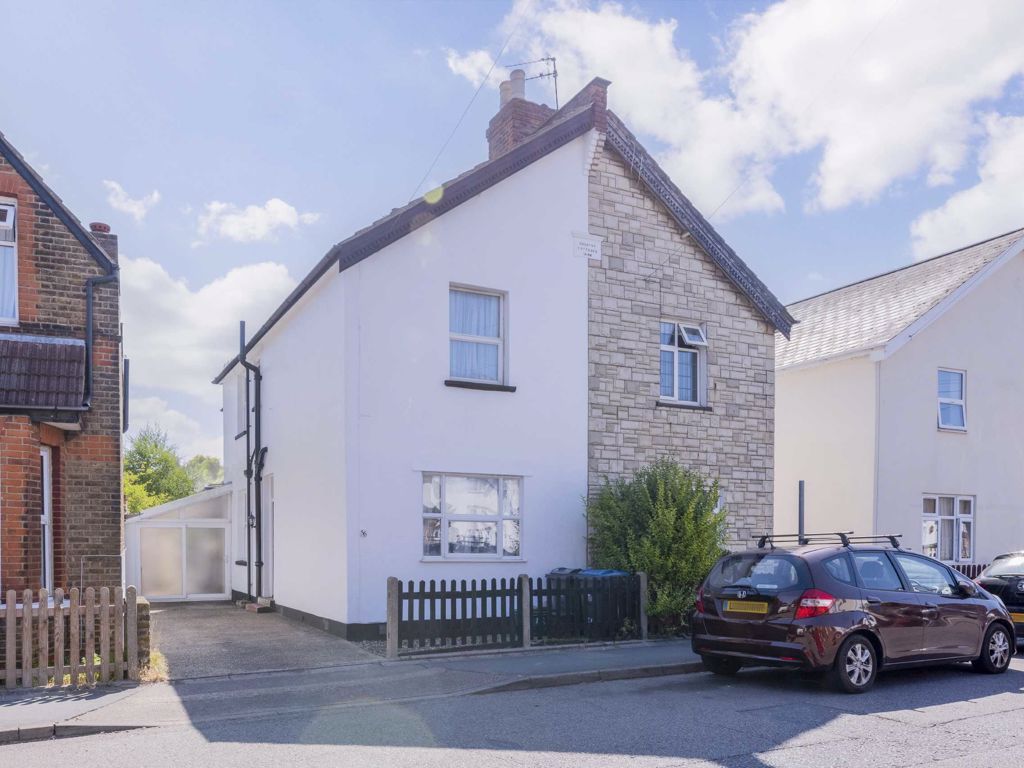 3 bed semidetached house for sale in Red Lion Road, Tolworth, Surbiton