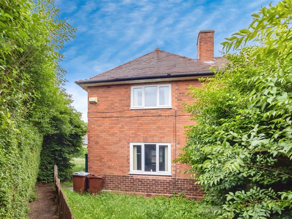 3 bed semidetached house for sale in Bracken Close, Nottingham NG8, £