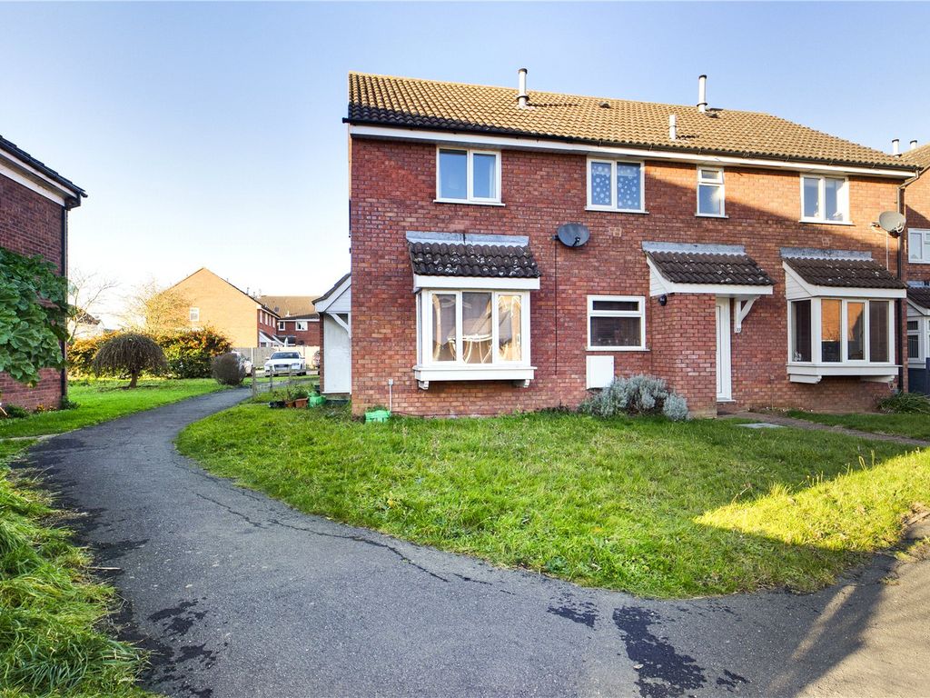 2 bed terraced house for sale in reynolds close, st. ives, cambridgeshire pe27
