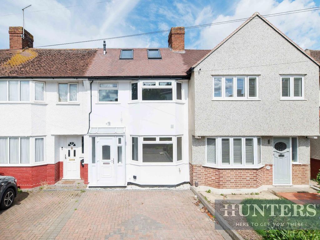 4 bed terraced house for sale in Buckland Way, Worcester Park KT4 Zoopla
