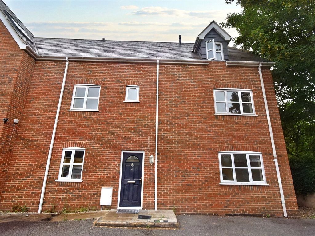 2 bed flat to rent in Oxford Street, Lambourn, Berkshire RG17 Zoopla