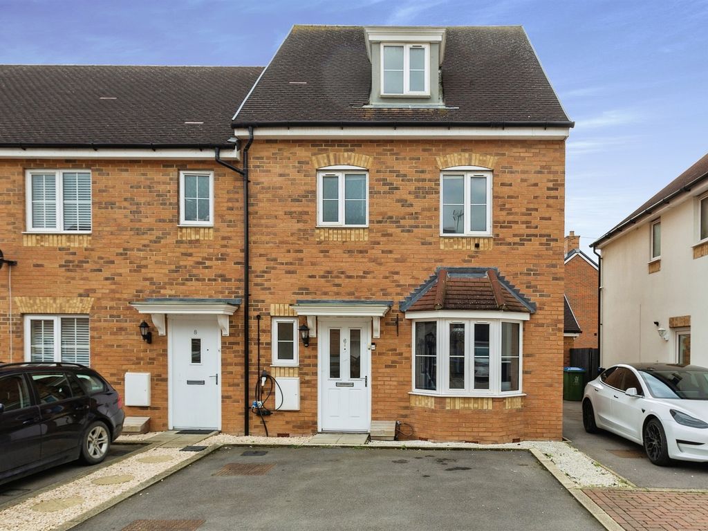 4 bed end terrace house for sale in Alma Street, Aylesbury HP18 Zoopla