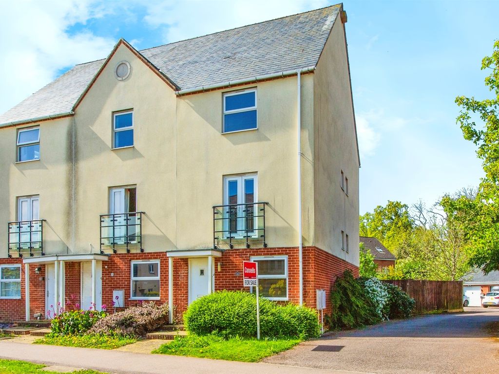 4 bed end terrace house for sale in Lancaster Gate, Upper Cambourne