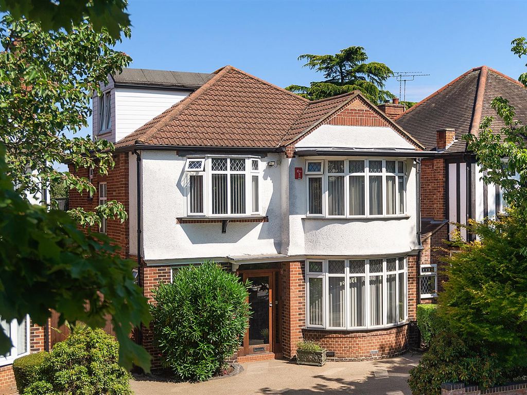 4 bed detached house for sale in Baronsmede, London W5 Zoopla