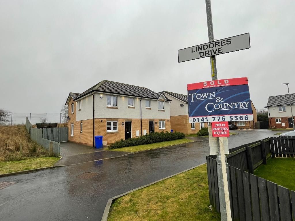 3 bed semidetached house for sale in Lindores Drive, Stepps, Glasgow