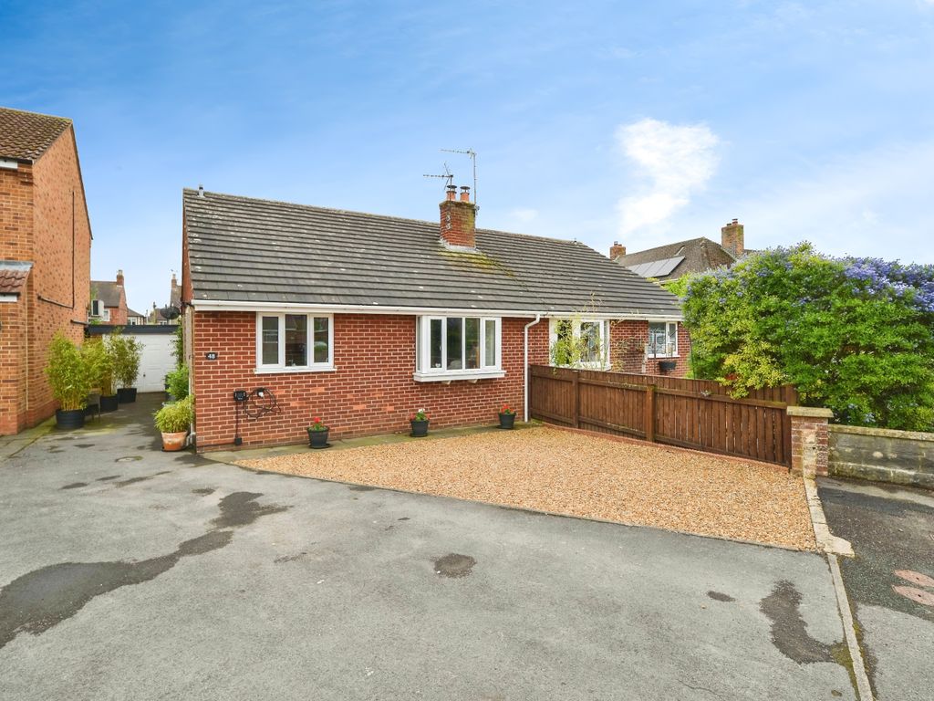 2 bed bungalow for sale in Swain Court, Northallerton DL6, £230,000