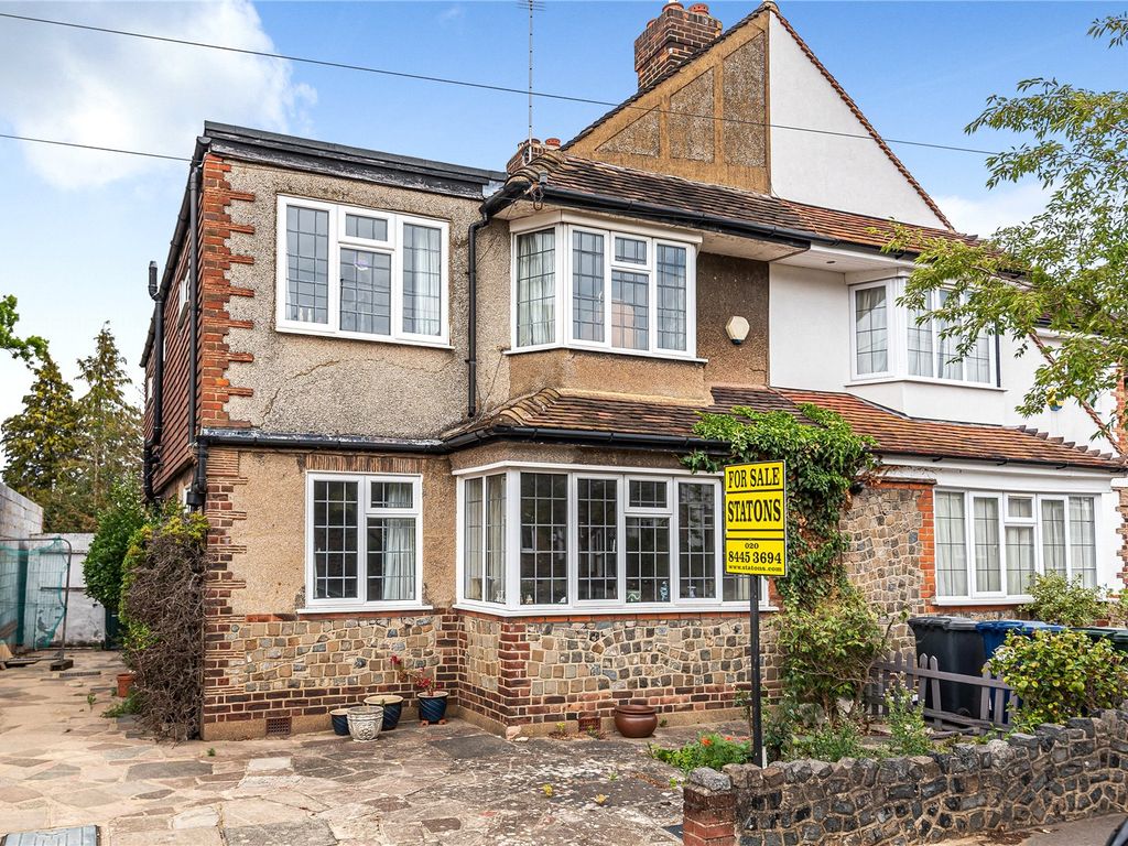5 bed semidetached house for sale in Oak Tree Drive, Totteridge