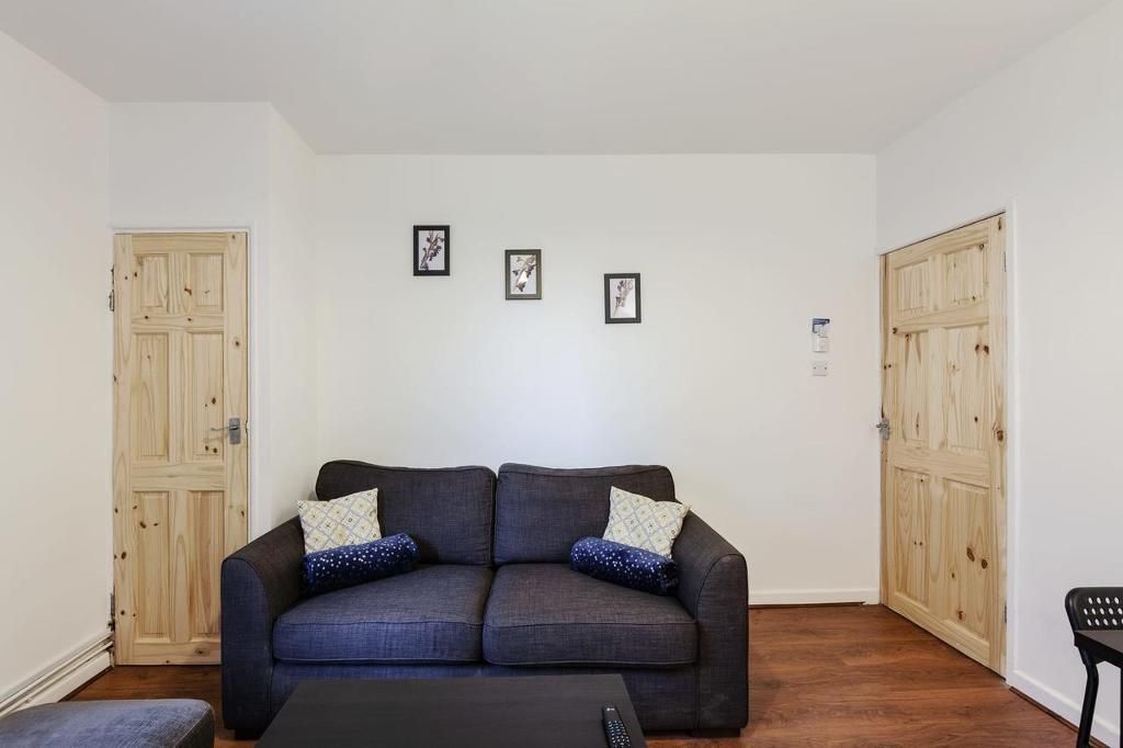 2 bed flat to rent in Leyland House, Hale Street, Poplar, East India